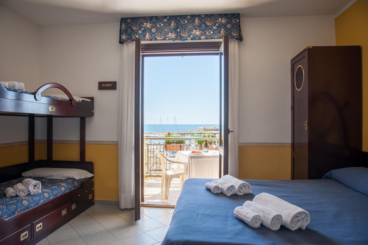 Hotel Il Porto Casal Velino Extérieur photo