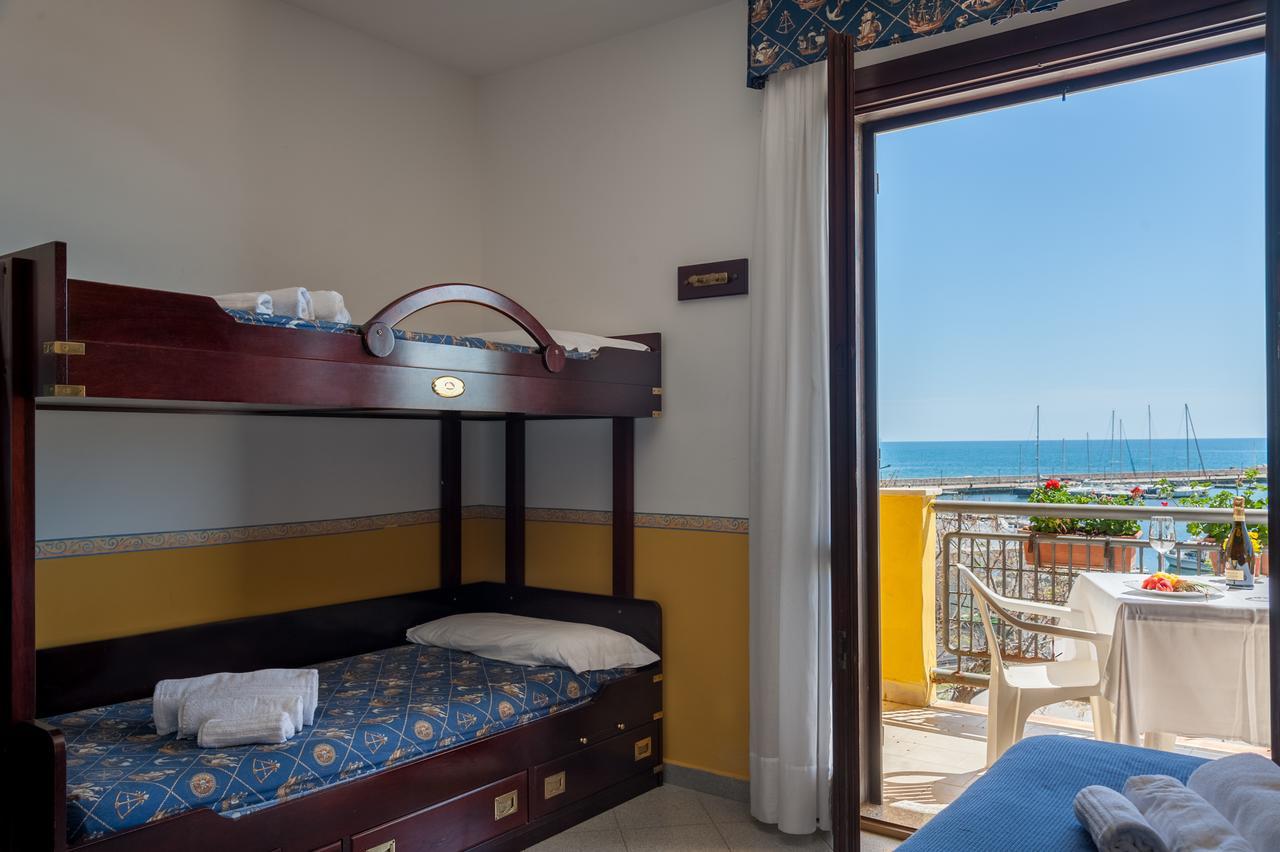 Hotel Il Porto Casal Velino Extérieur photo